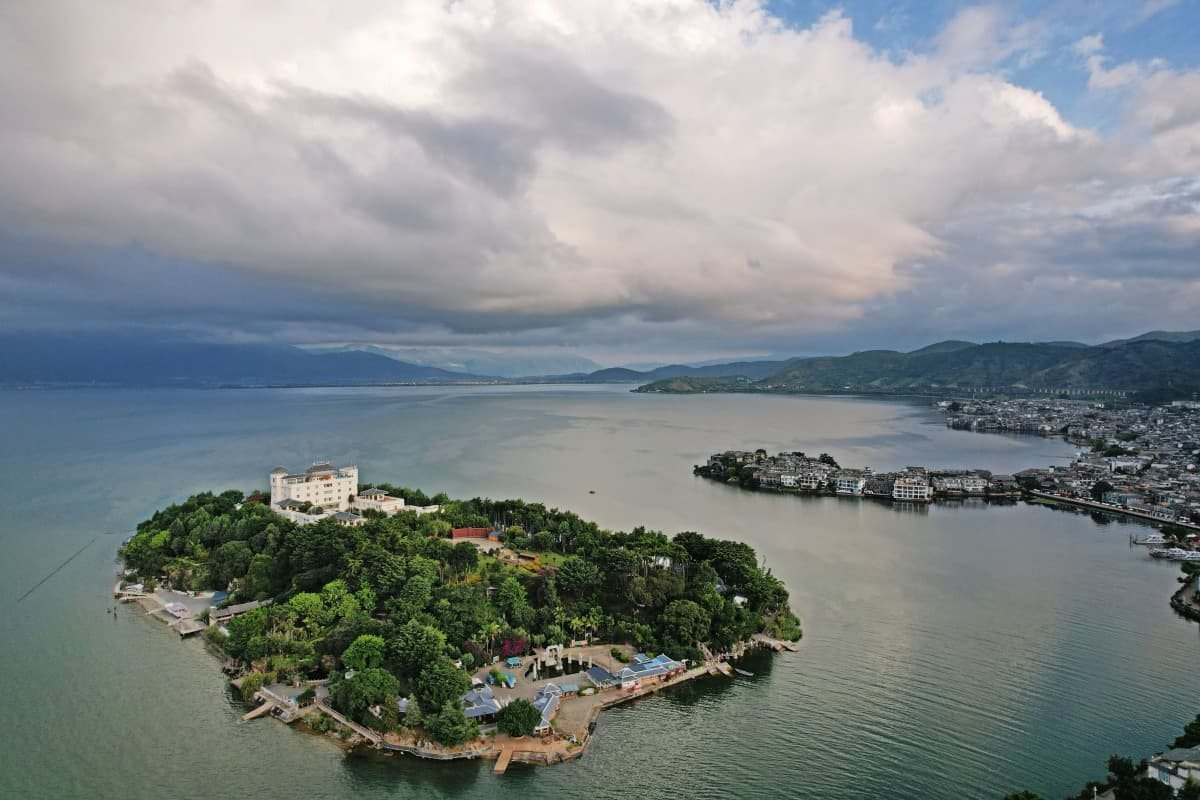 Cangshan Mountain hiking trails