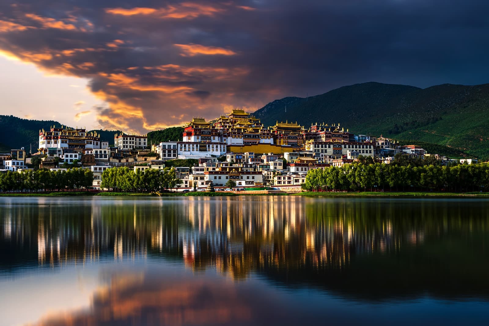 Shangri-La Private Custom Tour: Unveiling the Mysteries of the Tibetan Hidden Land